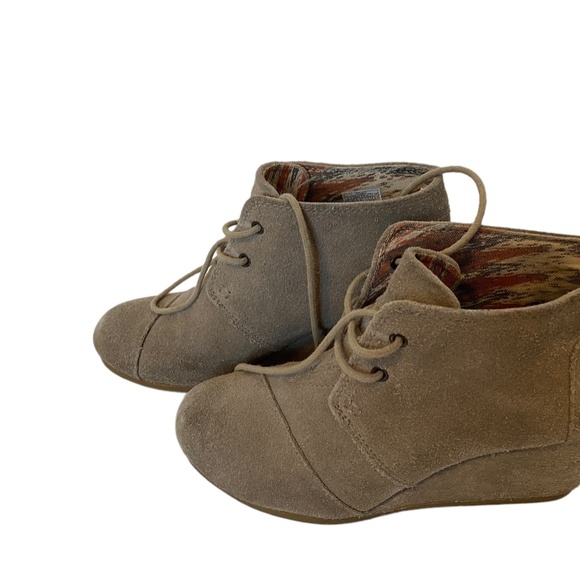 Toms Suede Wedge Booties, Size 6 1/2, Tan - Picture 4 of 6